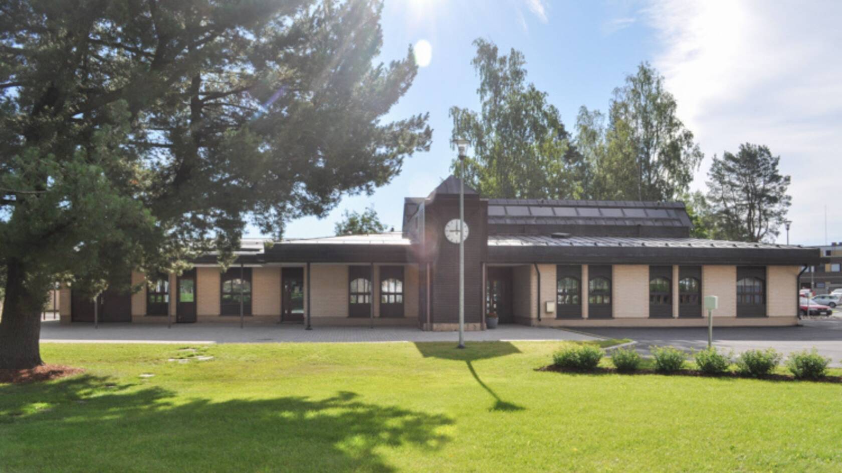 Jalasjärven seurakuntatoimiston sisäänkäynti.