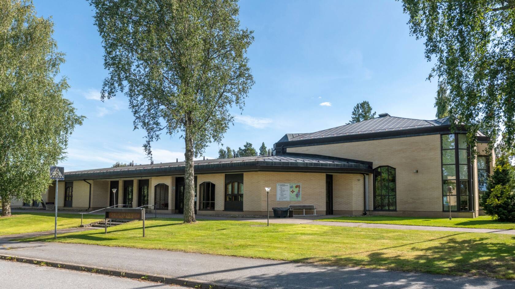 Jalasjärven seurakuntatalon pääovi